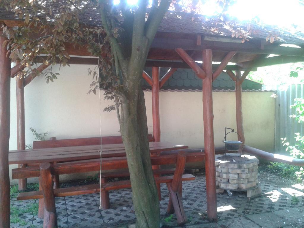Ferienwohnung Tulipan Vendeghaz Hajdúszoboszló Exterior foto